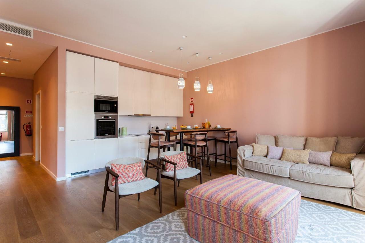 Joivy Sublime 2Br Apt On Restauradores Square Nearby Rossio Station Lejlighed Lisboa Eksteriør billede